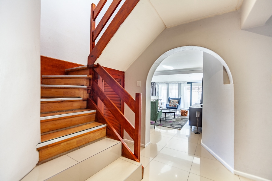 8 Bedroom Property for Sale in Milnerton Ridge Western Cape